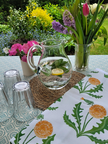 outdoor table setting 
